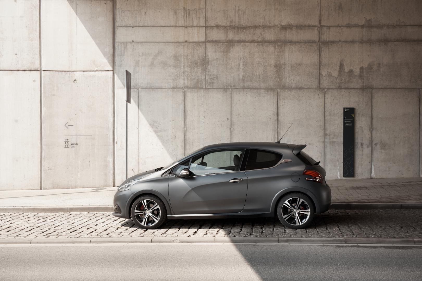 A qui s'adresser pour louer une voiture 9 places ? Guadeloupe
